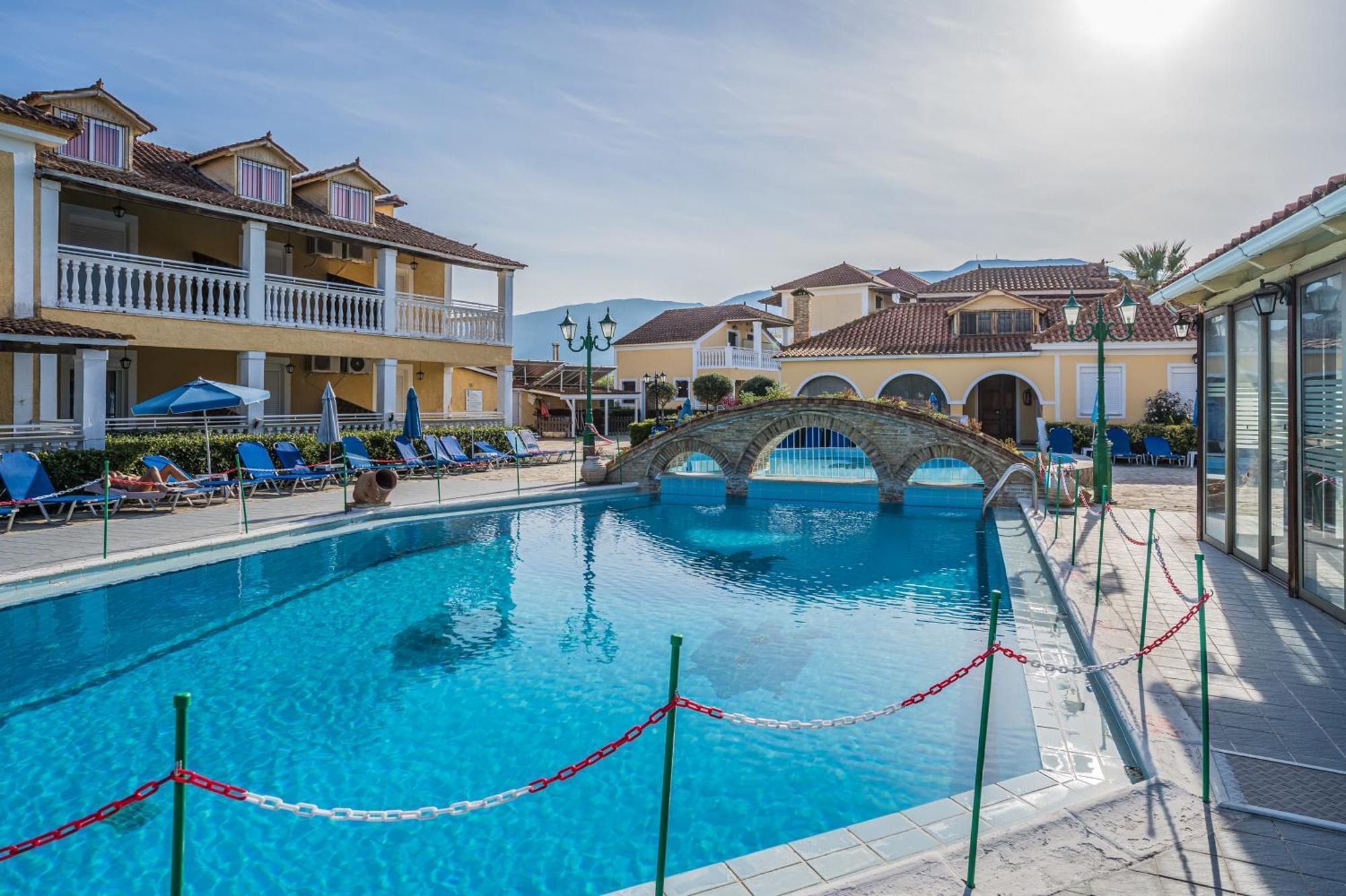 Elpida Hotel Alykanas  Buitenkant foto