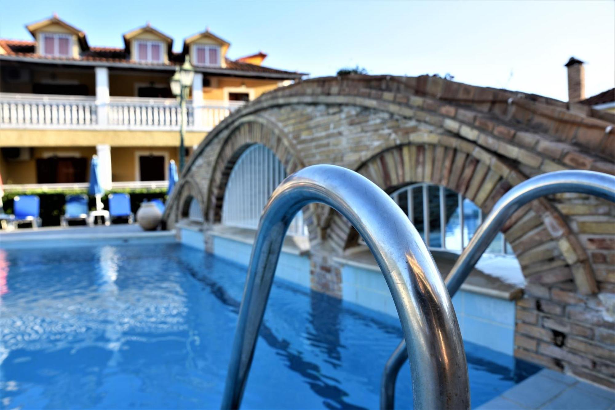 Elpida Hotel Alykanas  Buitenkant foto