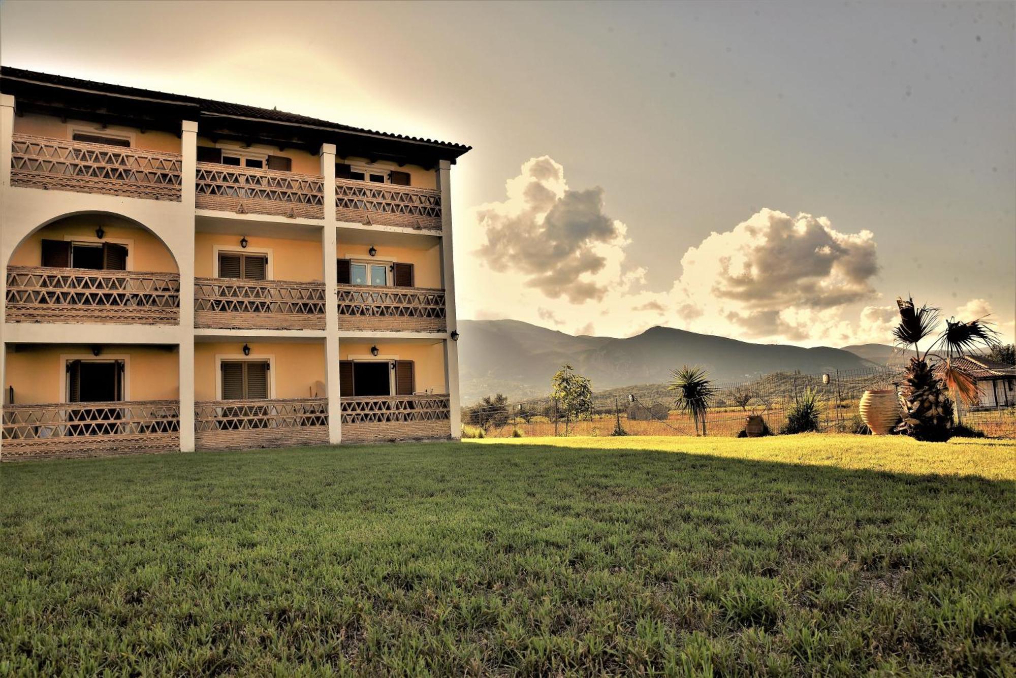 Elpida Hotel Alykanas  Buitenkant foto