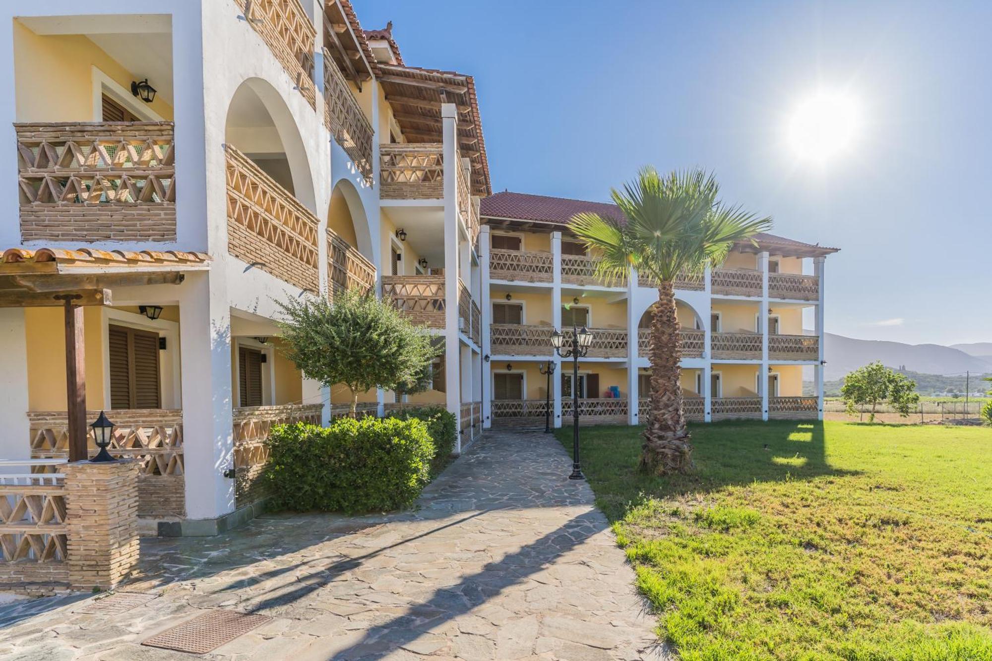 Elpida Hotel Alykanas  Buitenkant foto