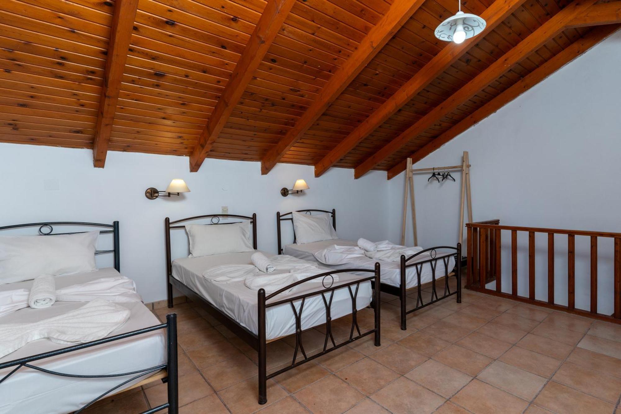 Elpida Hotel Alykanas  Buitenkant foto