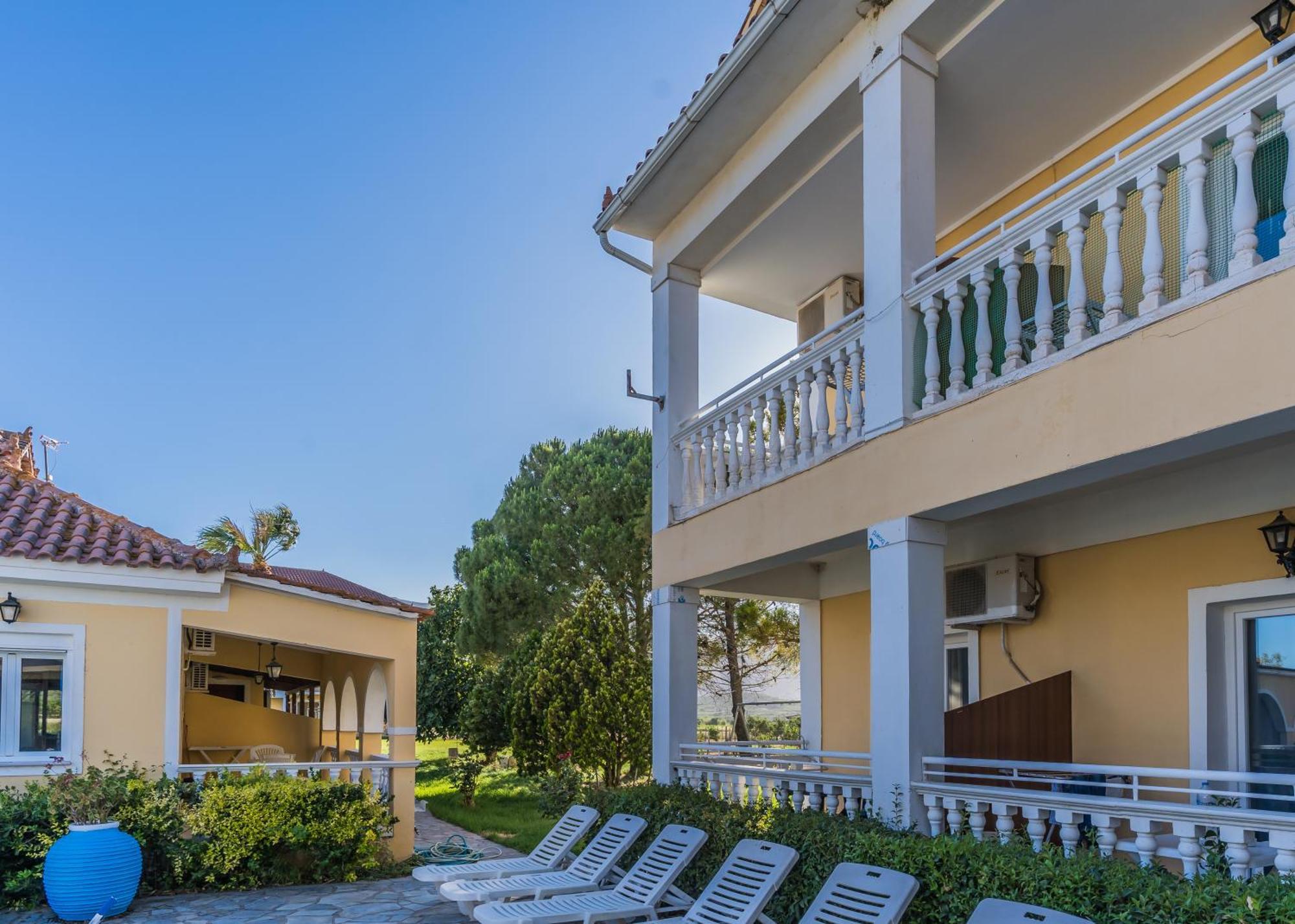 Elpida Hotel Alykanas  Buitenkant foto