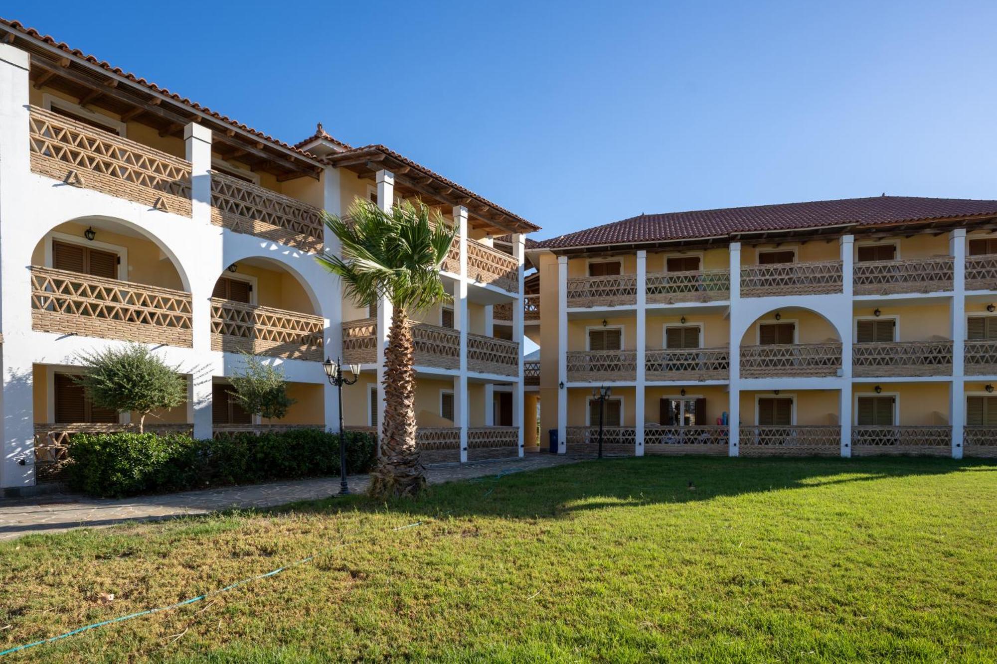 Elpida Hotel Alykanas  Buitenkant foto