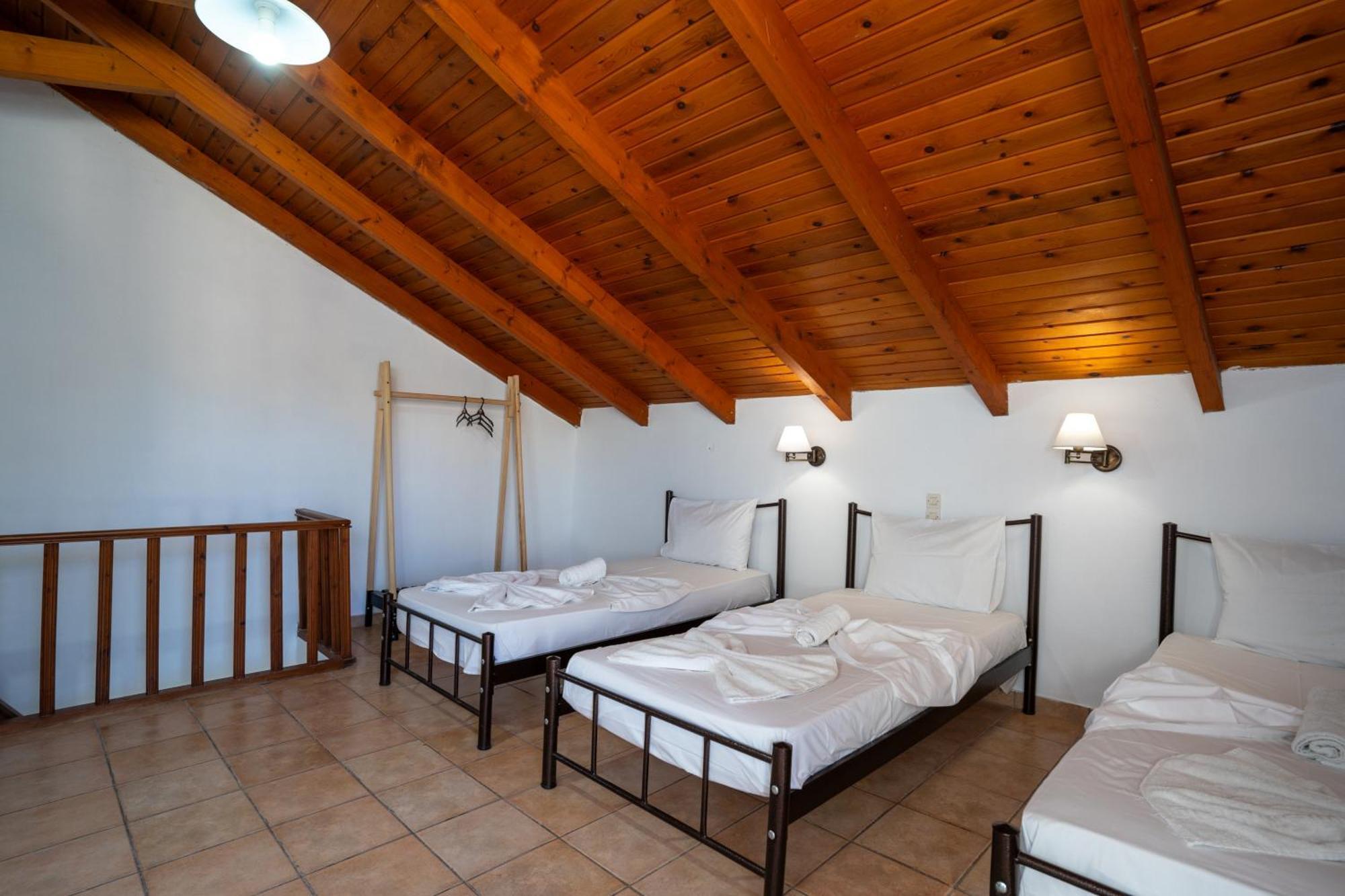 Elpida Hotel Alykanas  Buitenkant foto