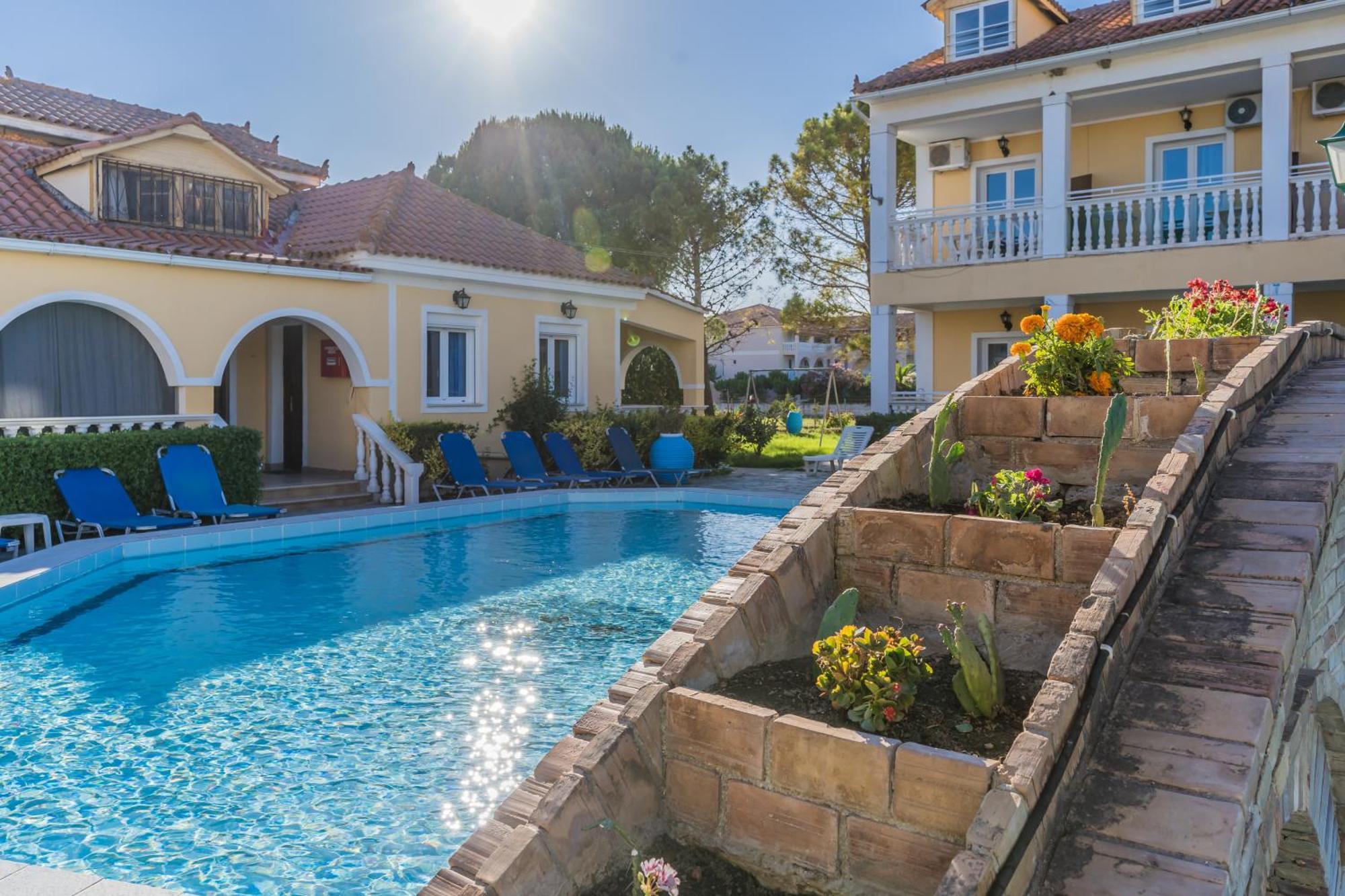 Elpida Hotel Alykanas  Buitenkant foto