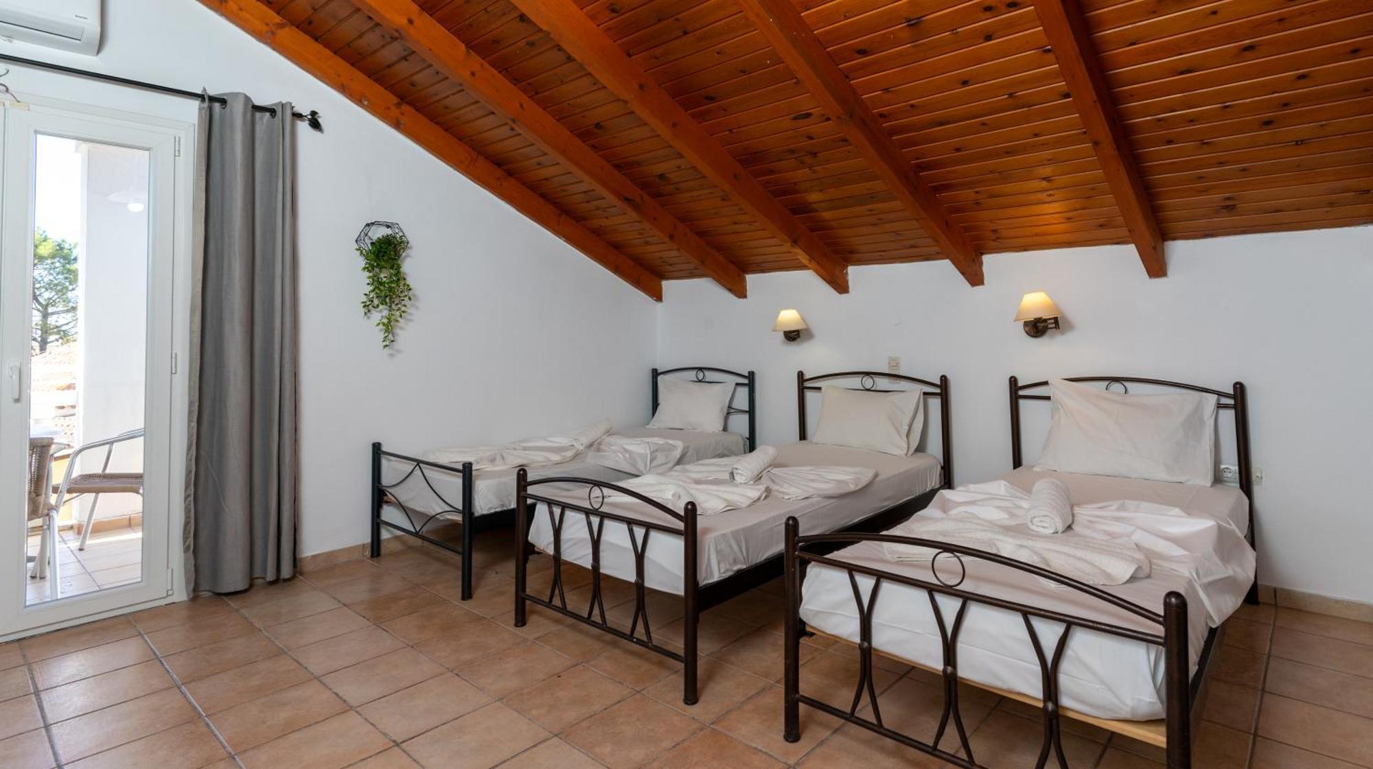 Elpida Hotel Alykanas  Buitenkant foto