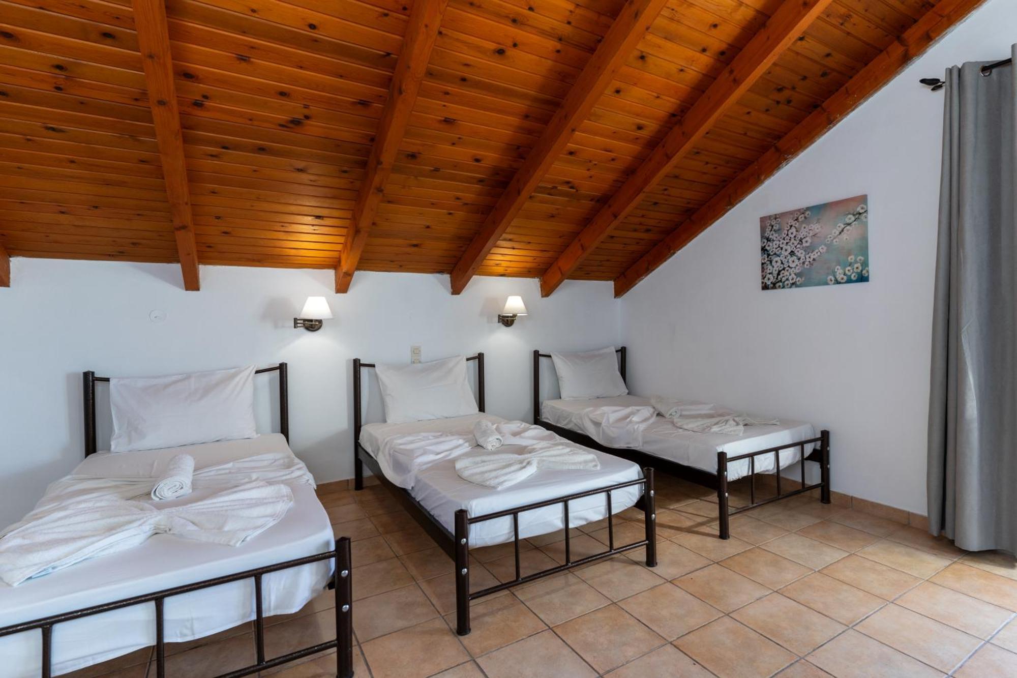 Elpida Hotel Alykanas  Buitenkant foto
